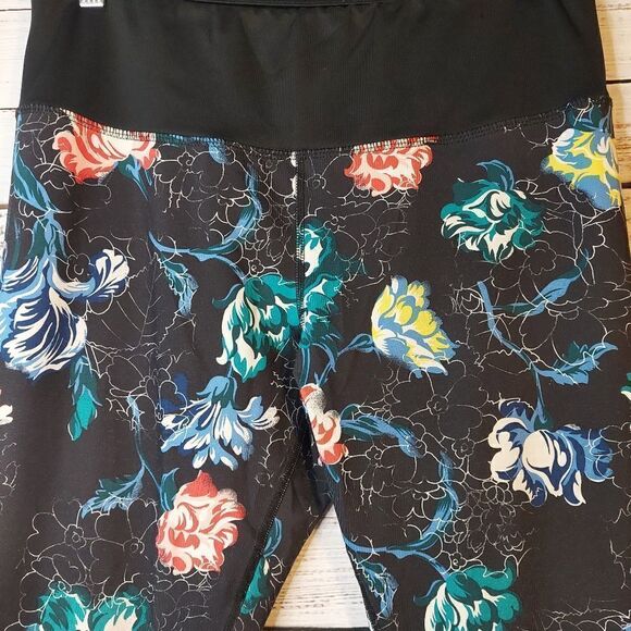 Womans sz Large Floral  with White and Red Stripes Leggings  - Picture 3 of 13